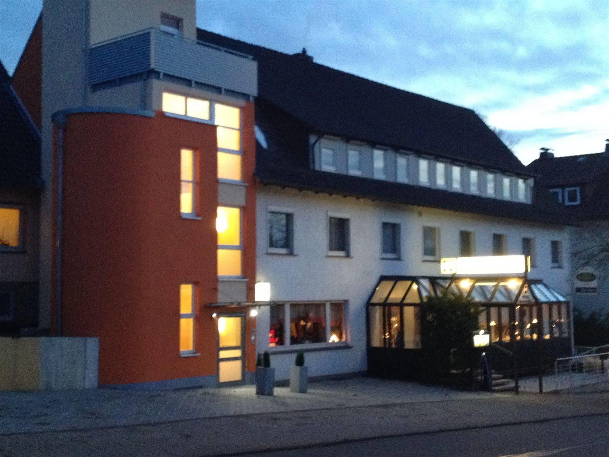 Hotel-Restaurant Zum Roeddenberg Osterode am Harz Exterior photo